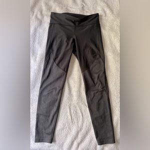 Under Armour ankle leggings, M